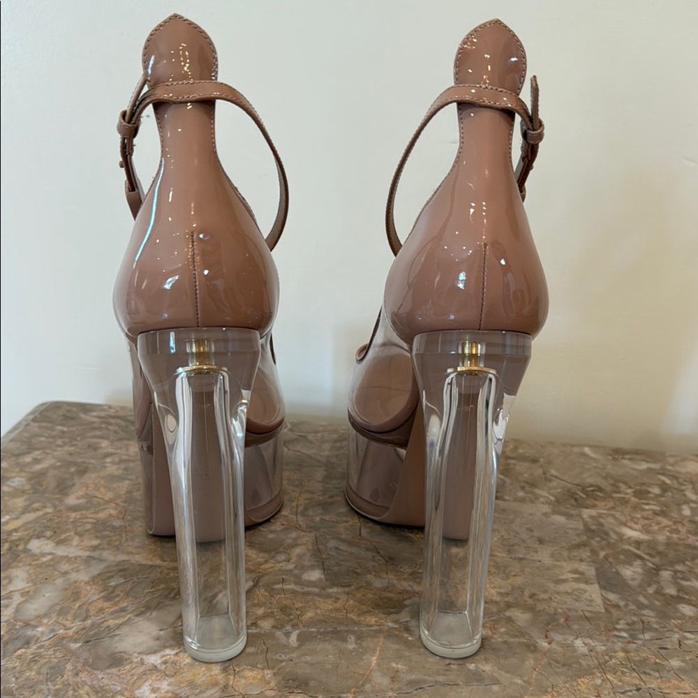 Valentino Garavani Tan - Go 155 Vinyl Platform pumps Elegant Design - Picture 6 of 10